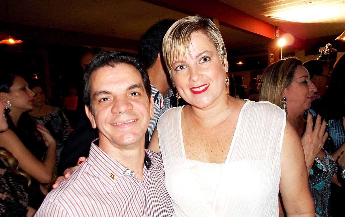 O colunista Francisco Neto e a gerente executiva da Aciapi/CDL, Daniela Sírio – empenhada na organização do II Jantar Empresarial de Ipatinga